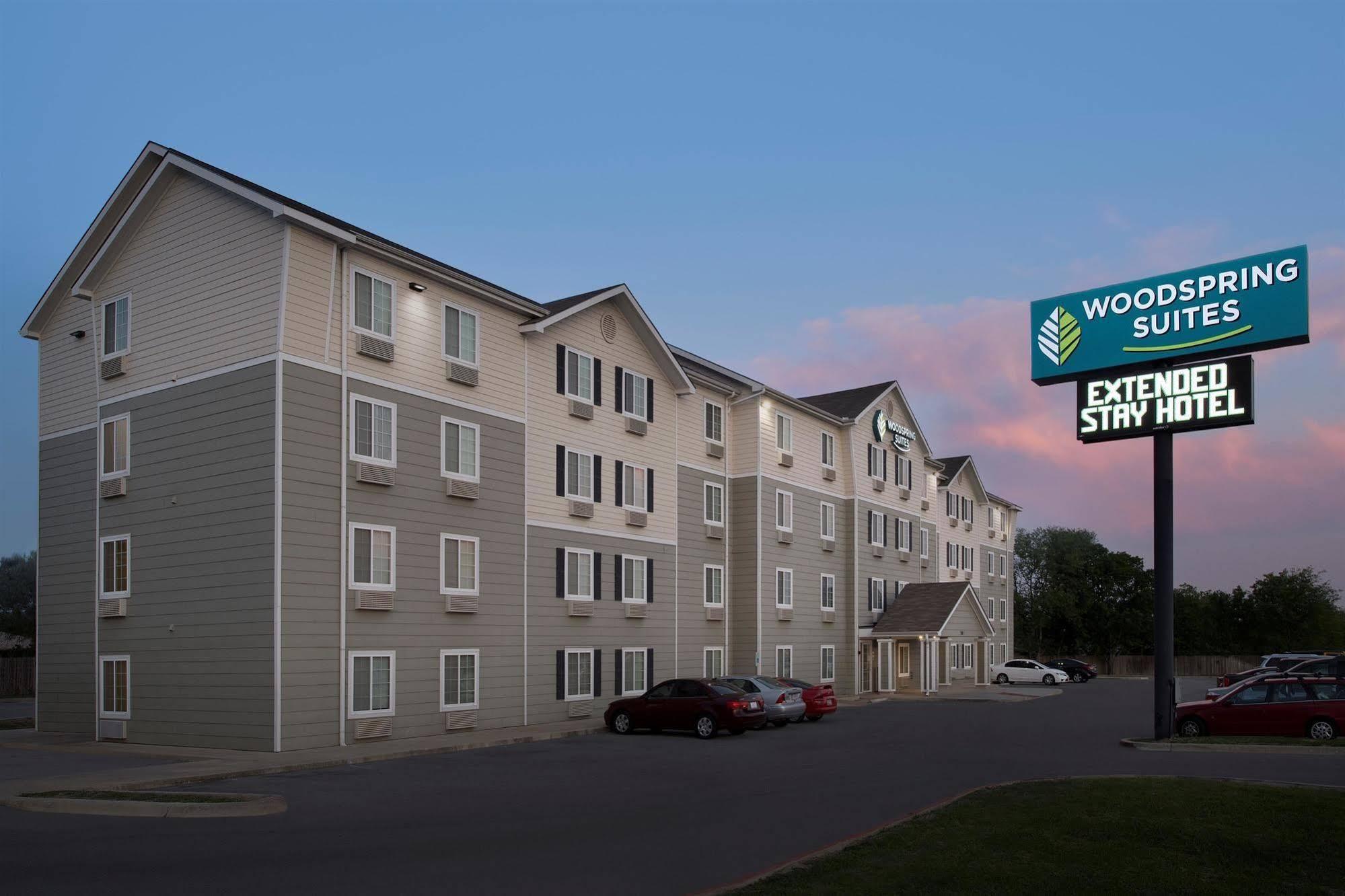 Woodspring Suites 基林 外观 照片